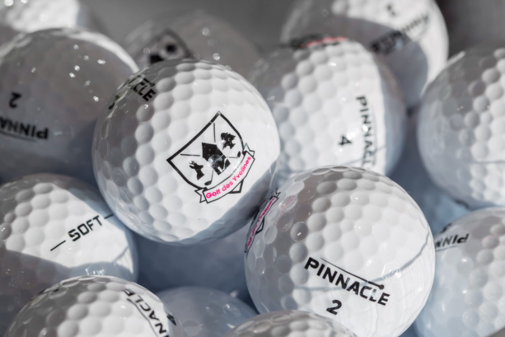 Le proshop du golf des Yvelines à La-Queue-Les-Yvelines vous propose une offre exceptionnelle de clubs, vêtements, et autres matériels de golf